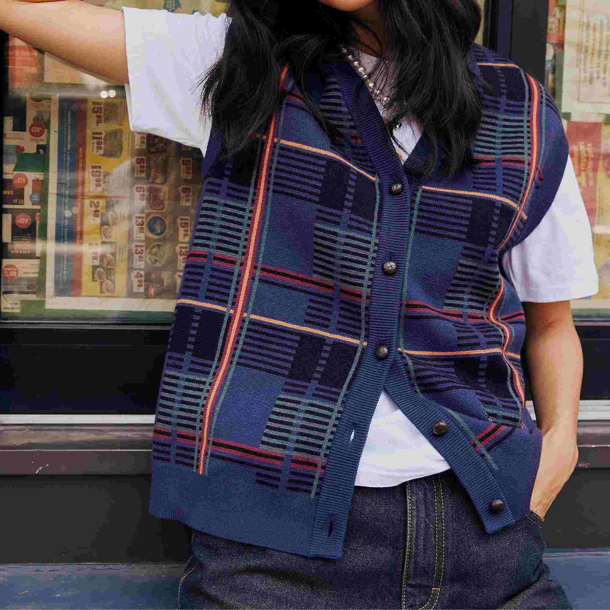 Braided-buttons V-neck Sweater Vest