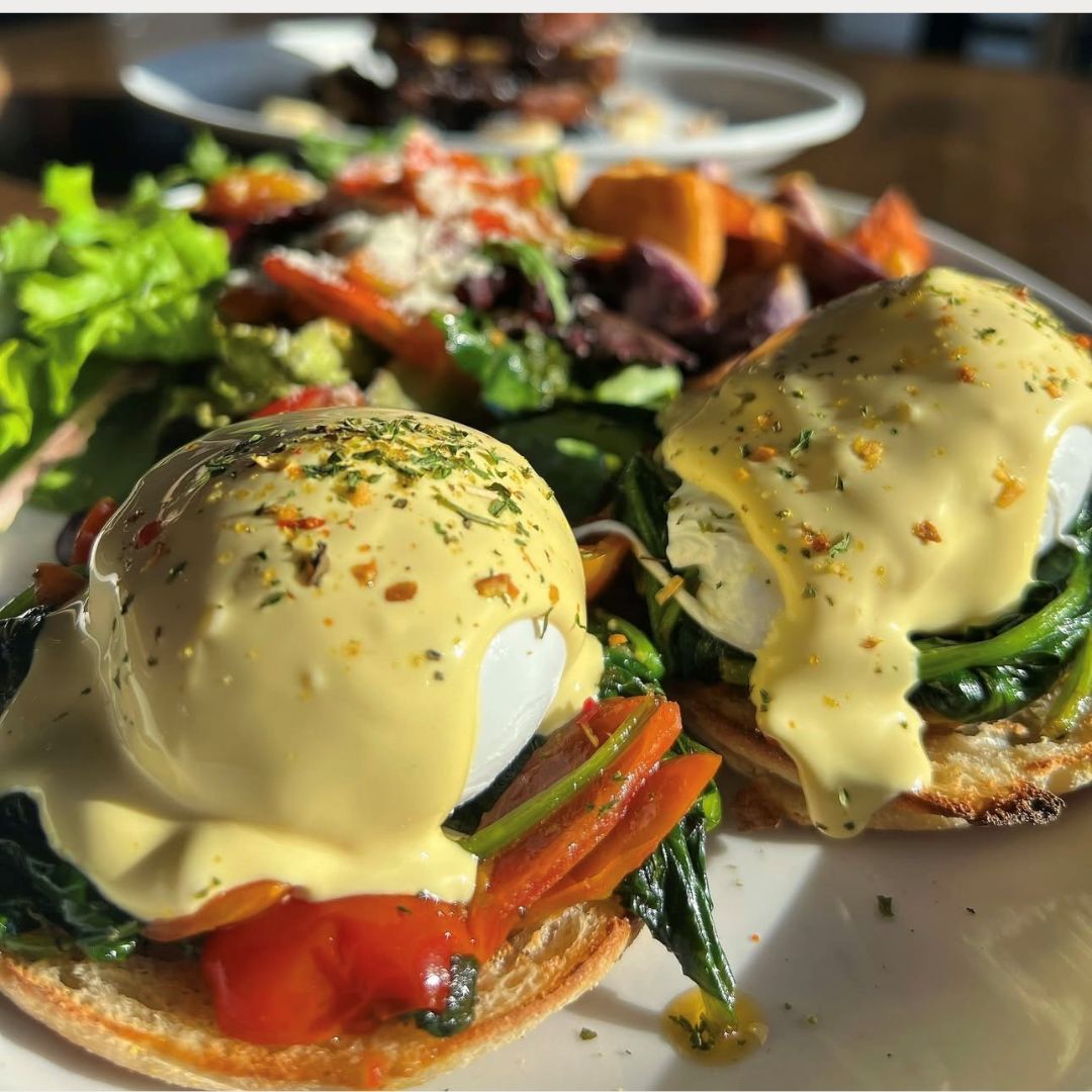 Ramona’s Kitchen | Eggs Benedict