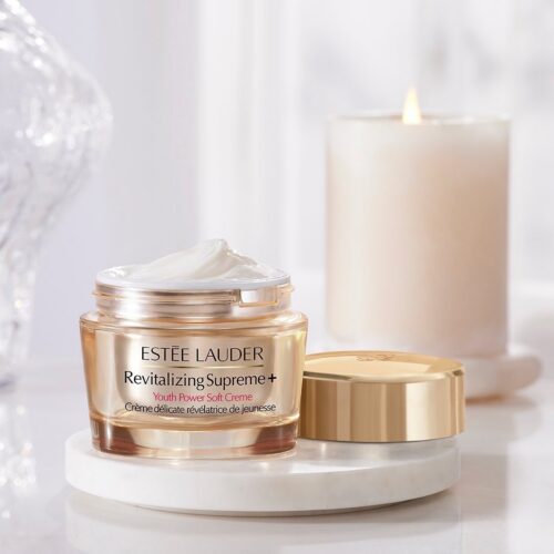 Estée Lauder at The Bay