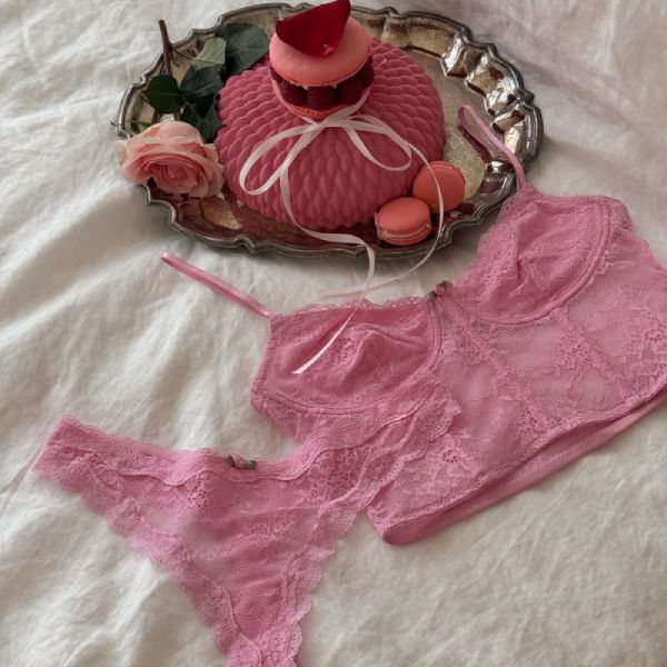 Shop at ardene