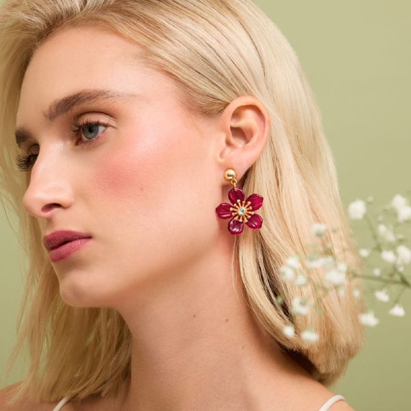 Shop at lovisa
