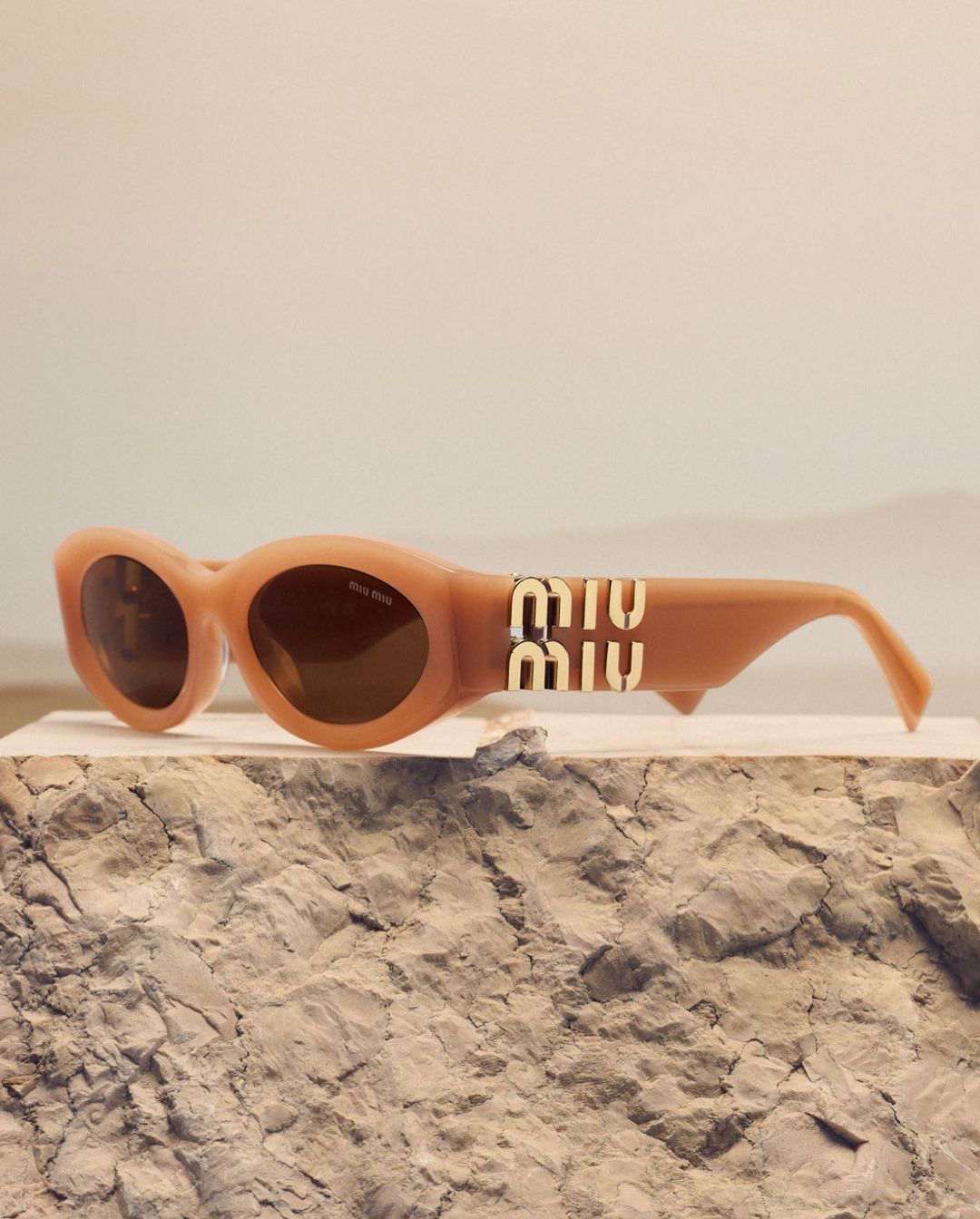 Sunglass hut.