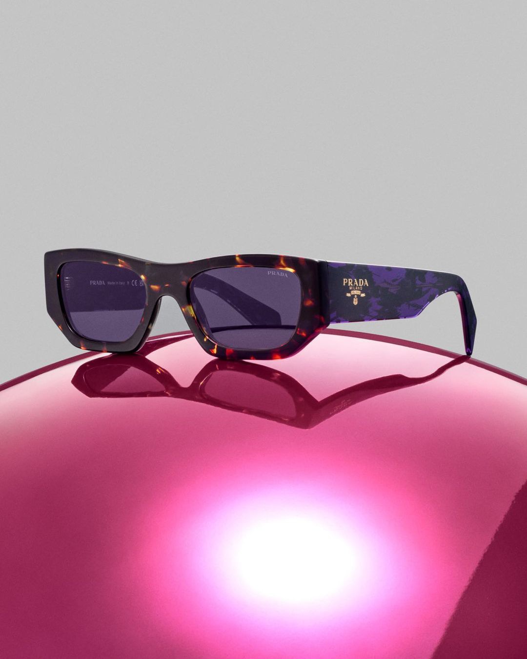 Sunglass hut.
