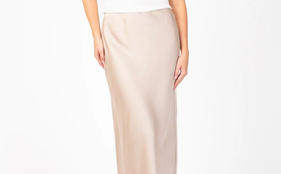 Honey | Soft, feminine fashion that reflects Rabbit’s romantic and expressive style.
