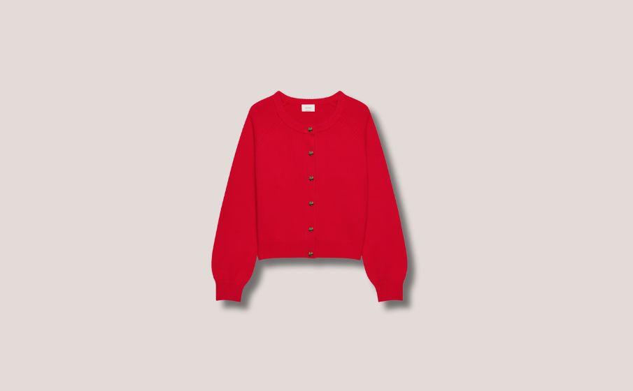 Aritzia | Refined silhouettes that feel polished, modern, and effortlessly elegant.